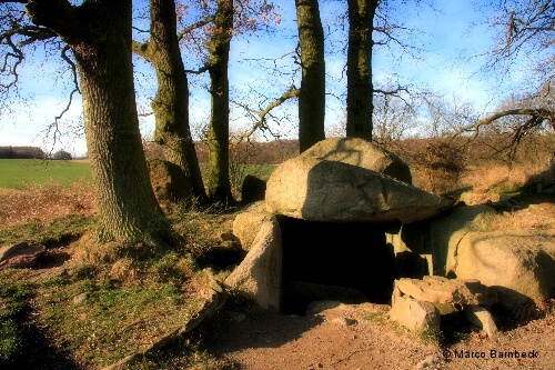 Großsteingrab aus der Steinzeit; Bildquelle: © Marco Barnebeck / PIXELIO